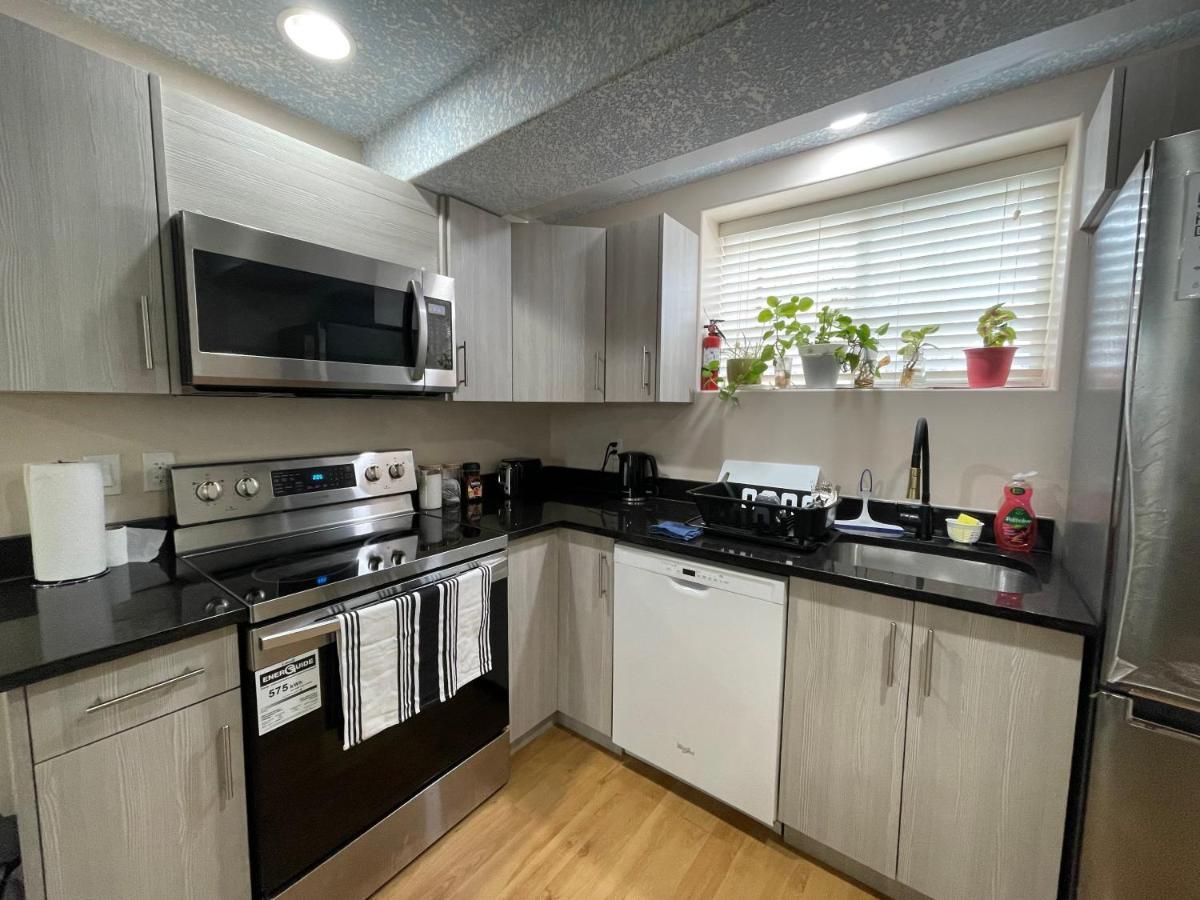 Super Luxury & Cozy Lower Level Apartment In Nw Calgary, Ab Close To Banff Kültér fotó