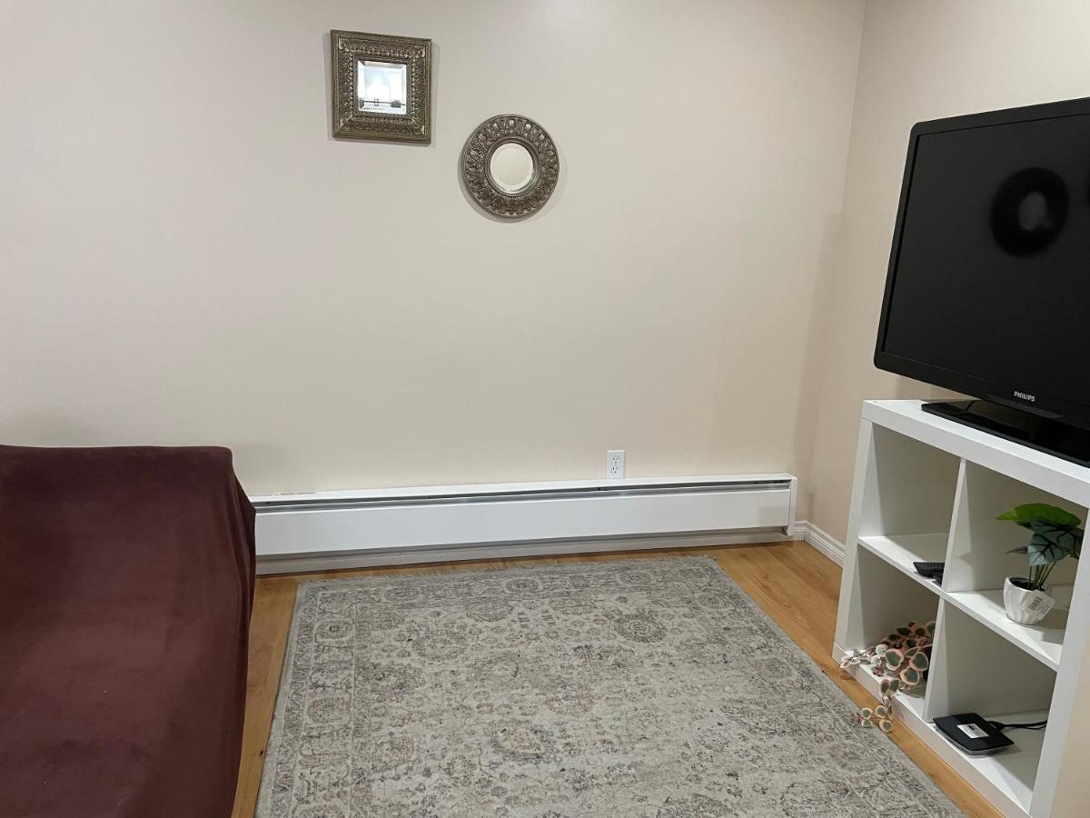 Super Luxury & Cozy Lower Level Apartment In Nw Calgary, Ab Close To Banff Kültér fotó