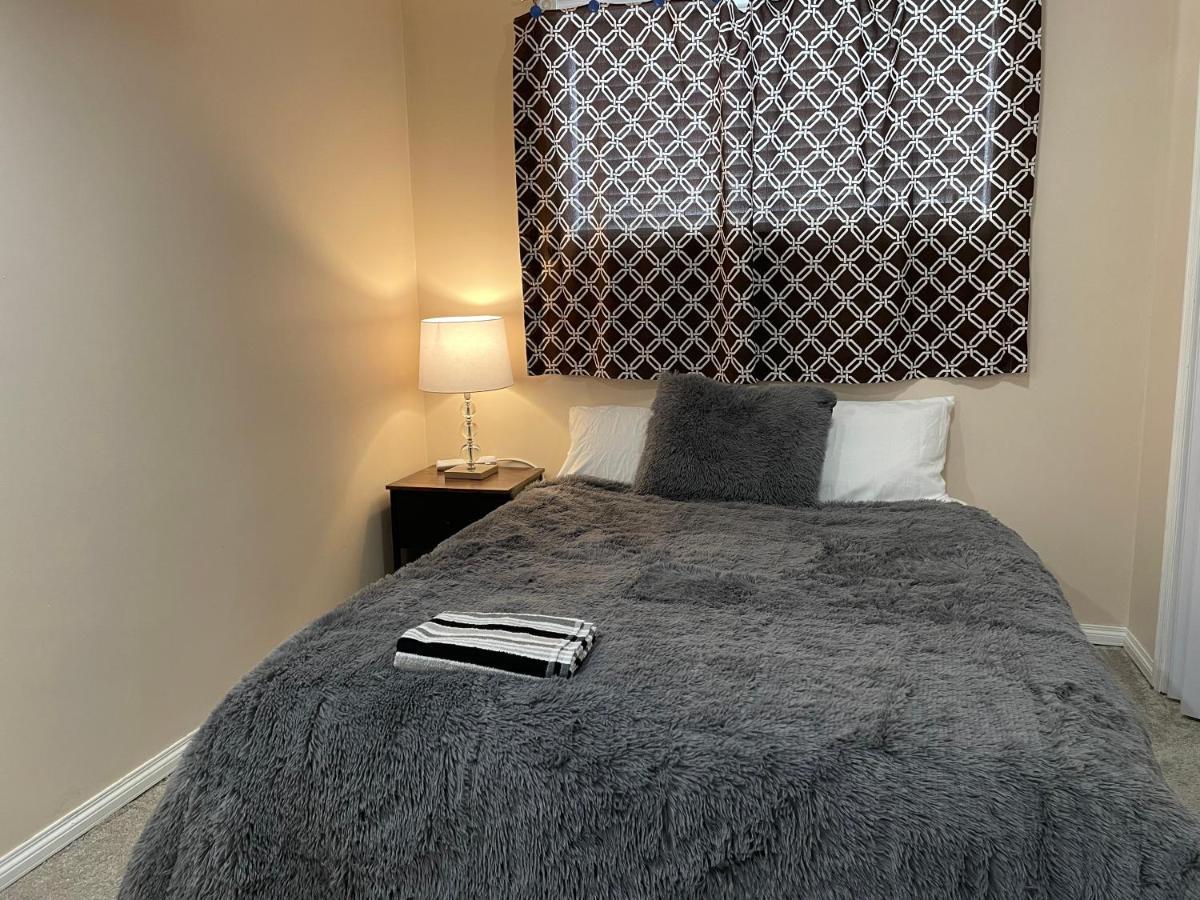 Super Luxury & Cozy Lower Level Apartment In Nw Calgary, Ab Close To Banff Kültér fotó