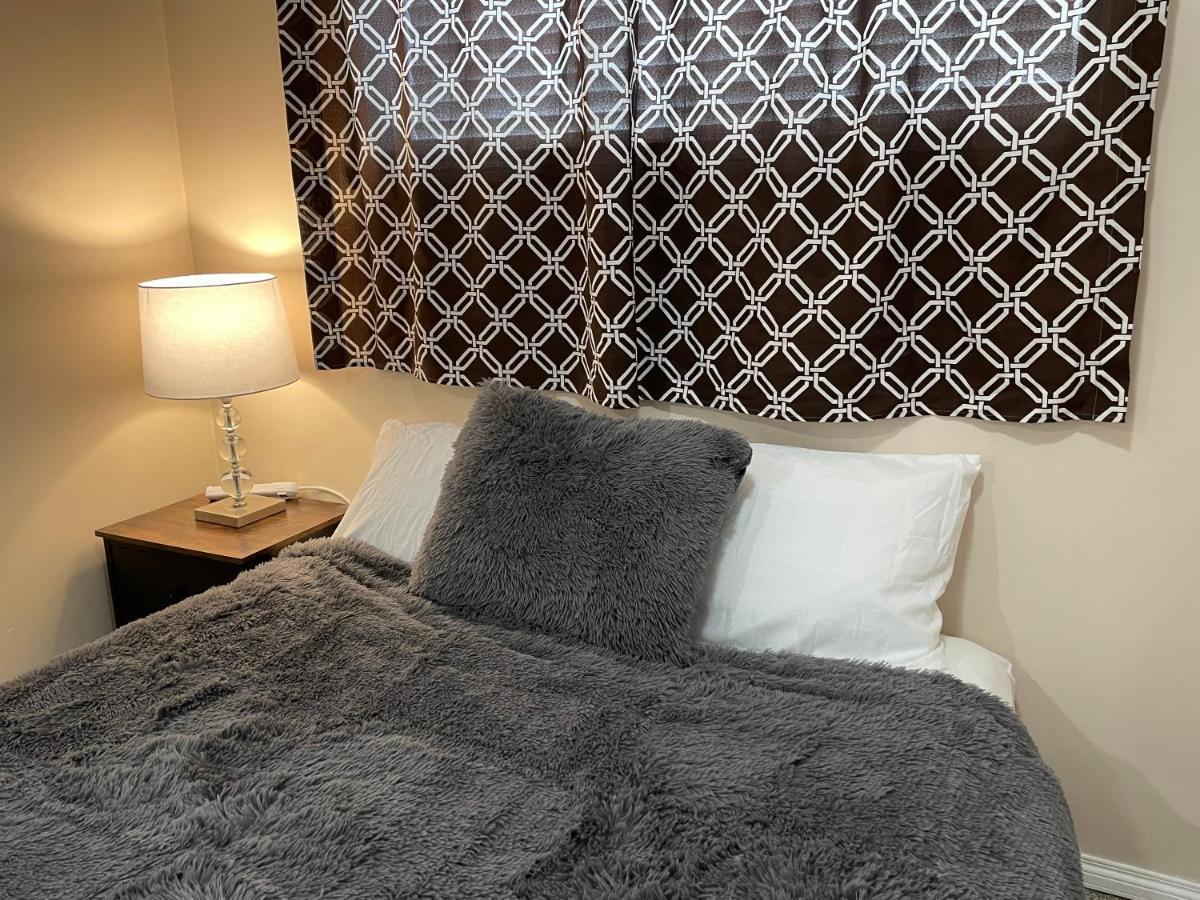 Super Luxury & Cozy Lower Level Apartment In Nw Calgary, Ab Close To Banff Kültér fotó